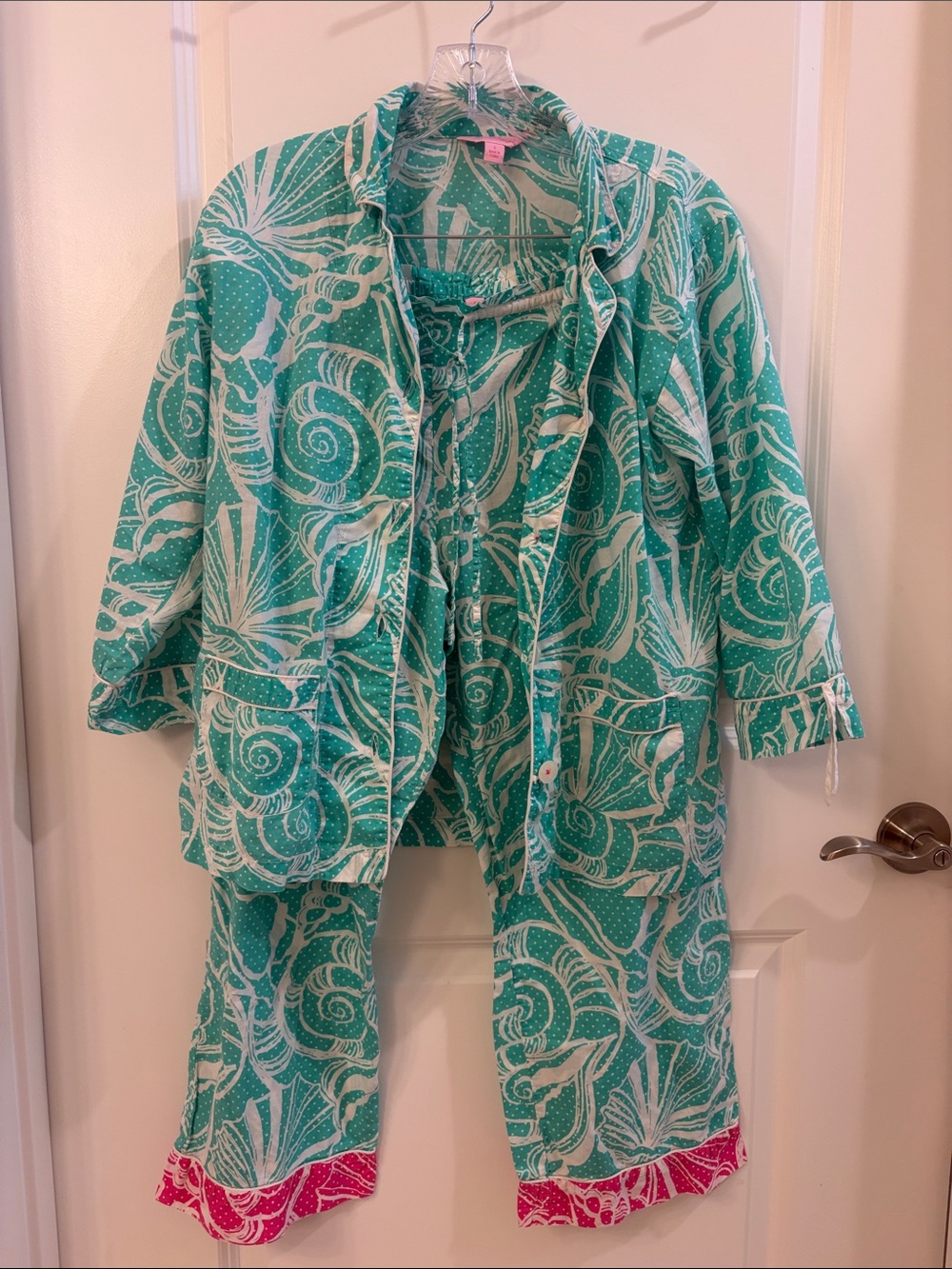 Lilly Pulitzer Clammies and Jammies sleep set, size small